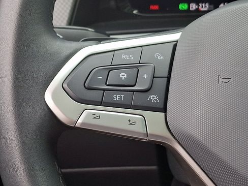 Used 2024 Volkswagen Atlas Peak Edition SE AWD/4WD image 21