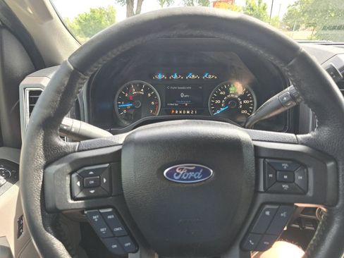 Used 2016 Ford F150 XLT w/ Equipment Group 302A Luxury AWD/4WD image 19