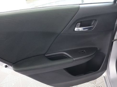 Used 2015 Honda Accord LX image 23