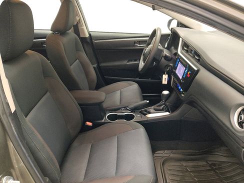 Used 2019 Toyota Corolla LE FWD image 21