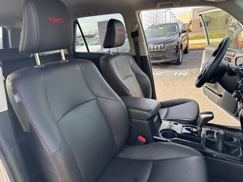 Used 2024 Toyota 4Runner TRD Off-Road Premium image 9