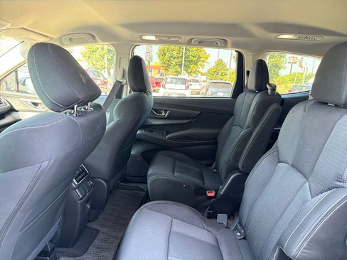 Used 2025 Subaru Ascent Premium AWD/4WD image 23