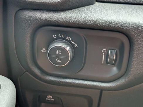 Used 2023 RAM 1500 Big Horn AWD/4WD image 31
