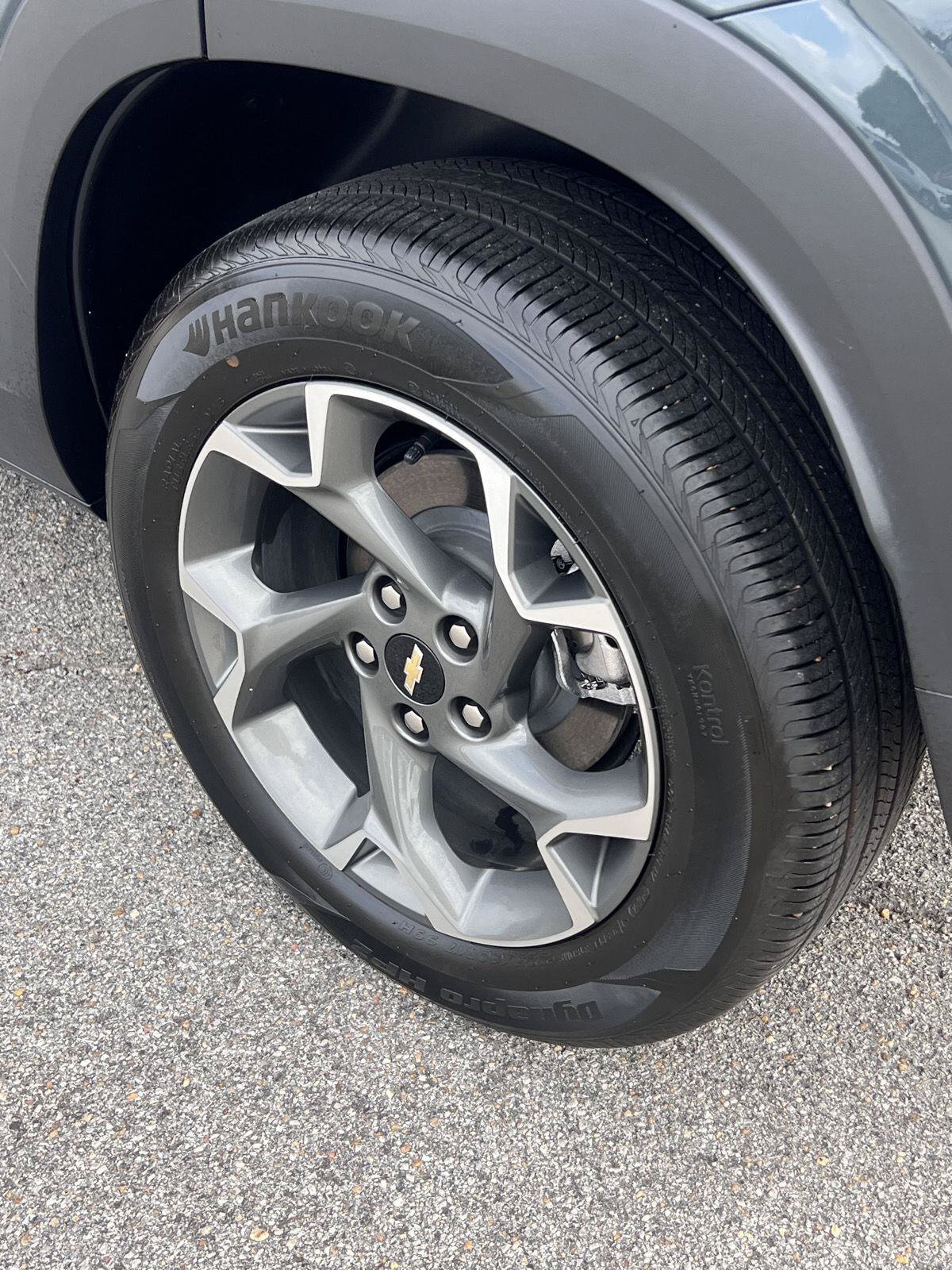 Used 2025 Chevrolet Trax LT w/ Driver Confidence Package FWD image 36