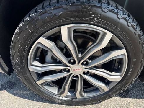 Used 2019 GMC Terrain Denali w/ Comfort Package AWD/4WD image 10
