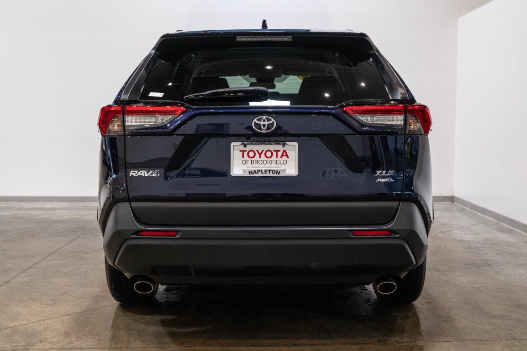 Used 2025 Toyota RAV4 XLE AWD/4WD image 8