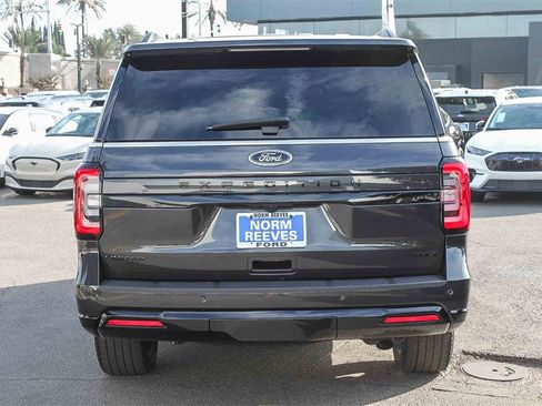 Used 2022 Ford Expedition Max Limited image 8