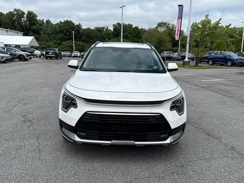 New 2025 Kia Niro EX Touring image 8