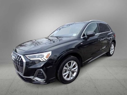 Certified 2023 Audi Q3 2.0T Premium w/ Convenience Package image 4