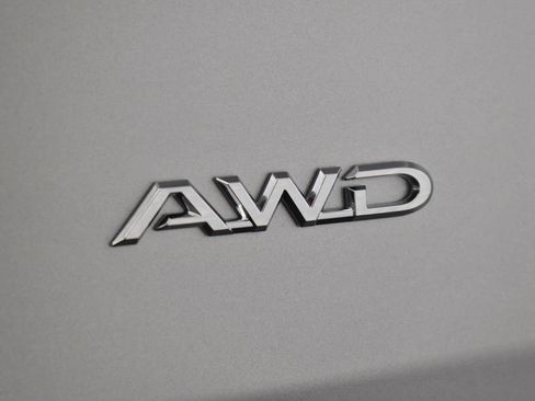 Used 2024 Toyota Grand Highlander AWD image 9