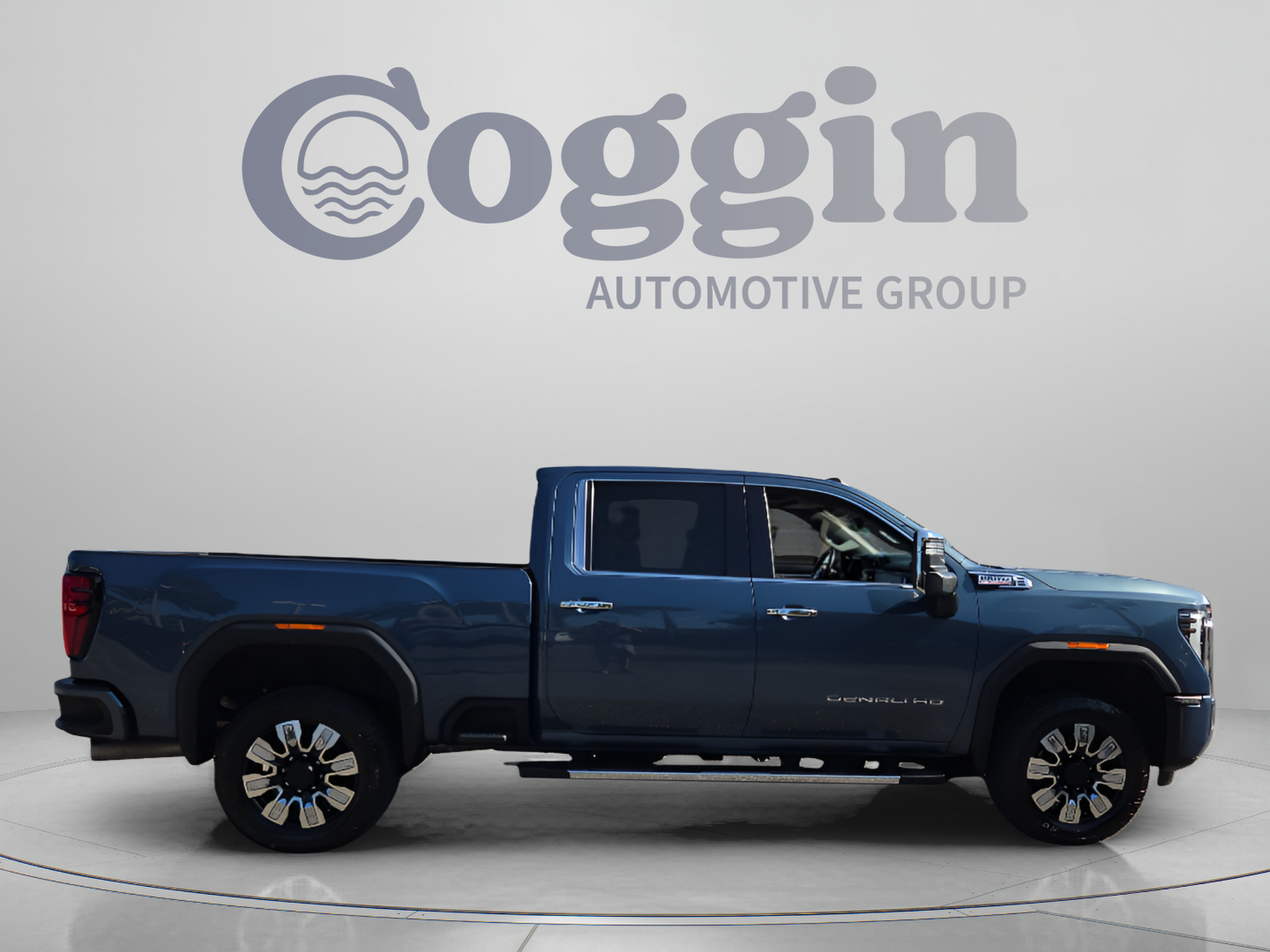 Used 2024 GMC Sierra 2500 Denali w/ Denali Reserve Package AWD/4WD image 6