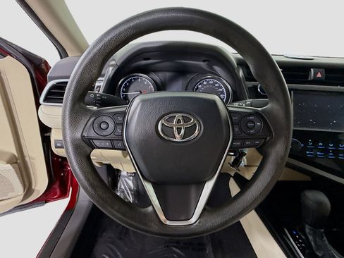 Used 2018 Toyota Camry L image 13