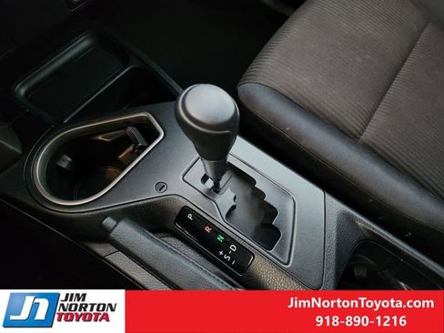 Used 2018 Toyota RAV4 LE image 22