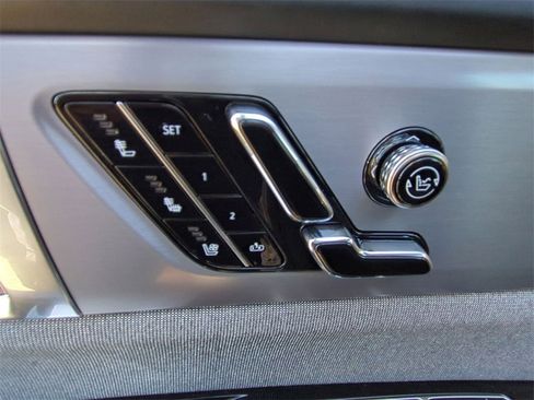 Used 2026 Cadillac Vistiq Premium Luxury image 20