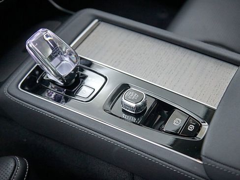 New 2026 Volvo XC90 B6 Ultra w/ Lounge Package image 18