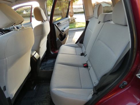 Used 2018 Subaru Forester 2.5i w/ Alloy Wheel Package image 47