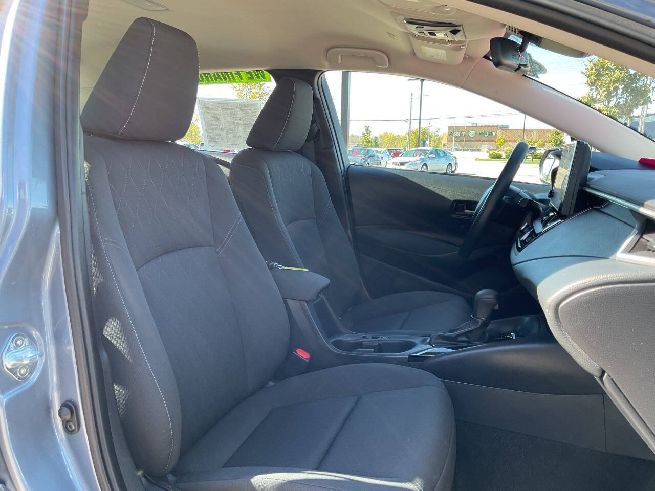 Used 2023 Toyota Corolla LE FWD image 43