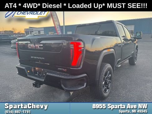 Used 2024 GMC Sierra 2500 AT4 image 3
