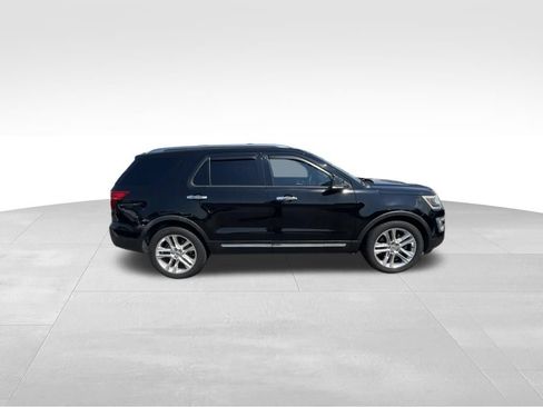 Used 2017 Ford Explorer Limited FWD image 19