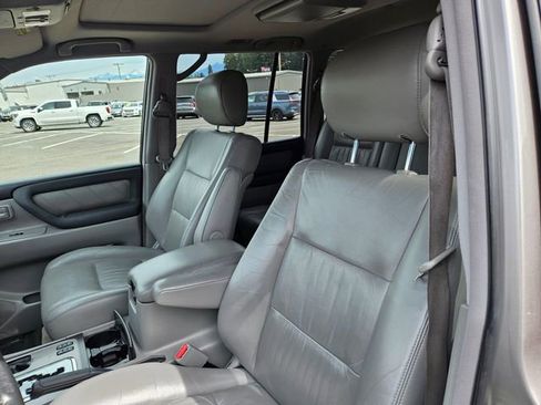 Used 2004 Toyota Land Cruiser image 6