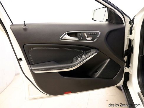 Used 2020 Mercedes-Benz GLA 250 GLA 250 image 24