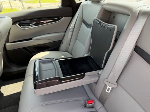 Used 2014 Cadillac XTS Premium FWD image 11