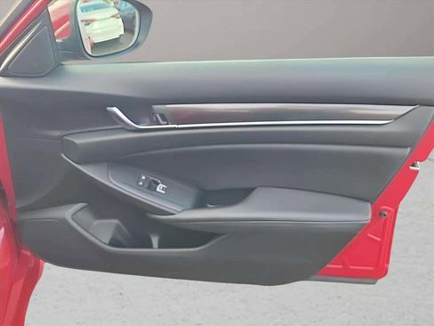 Used 2018 Honda Accord Sport image 31