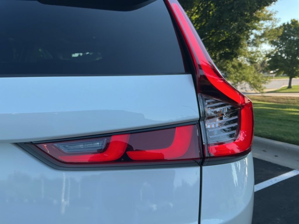 Used 2024 Honda CR-V EX-L image 13