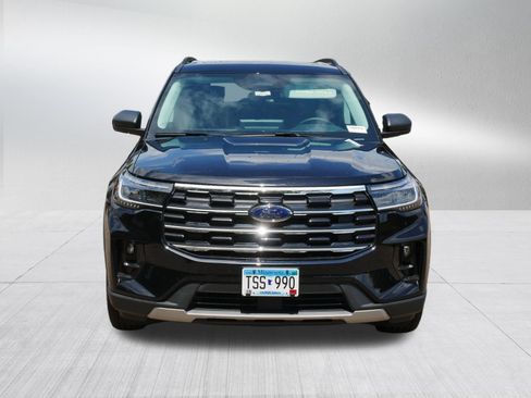 Used 2026 Ford Explorer Active w/ Active Comfort Package AWD/4WD image 2