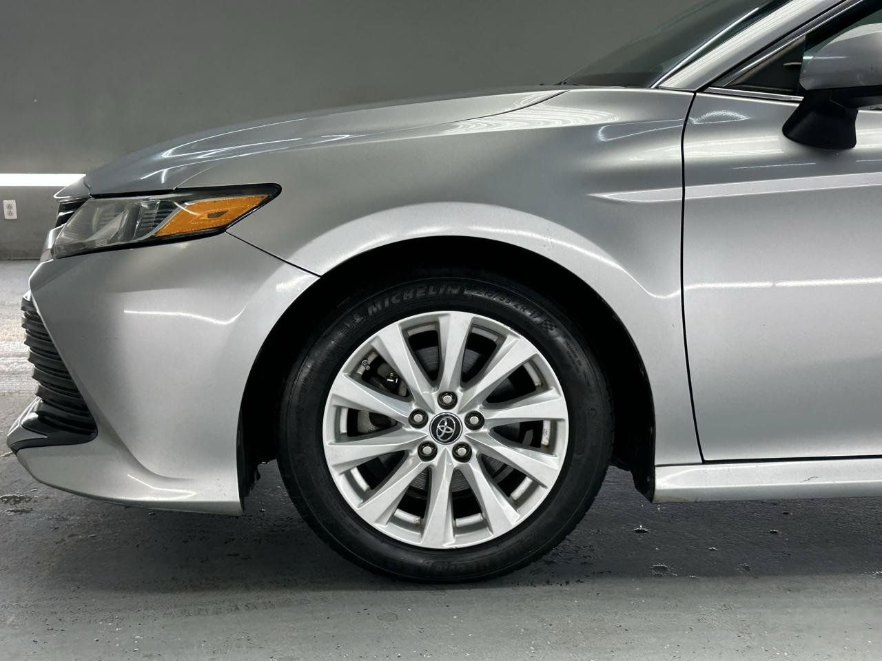 Used 2018 Toyota Camry LE FWD image 4
