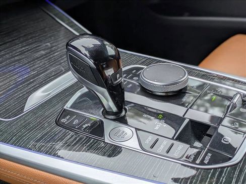 Used 2022 BMW X7 xDrive40i w/ M Sport Package image 14