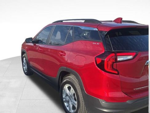 Used 2024 GMC Terrain SLE w/ Driver Convenience Package image 19