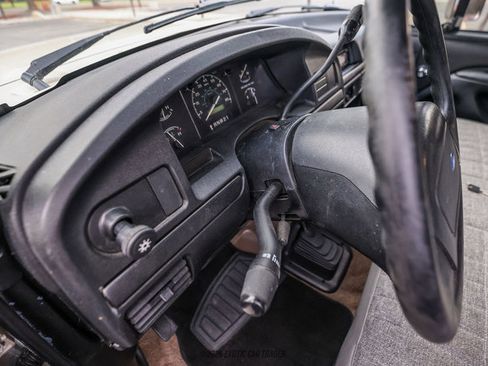 Used 1993 Ford F150 XL AWD/4WD image 42
