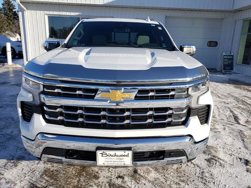 Used 2025 Chevrolet Silverado 1500 LTZ image 8