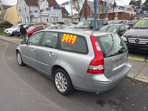 Used 2006 Volvo V50 T5 image 4