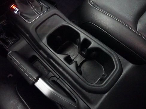 Used 2022 Jeep Wrangler Unlimited Sahara image 16