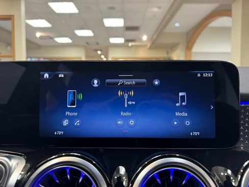 Used 2025 Mercedes-Benz GLB 250 image 14