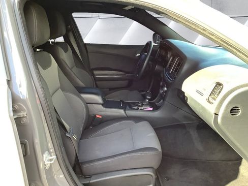 Used 2018 Dodge Charger SXT w/ Blacktop Package RWD image 13