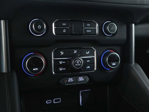 Used 2023 Chevrolet Suburban LS image 24