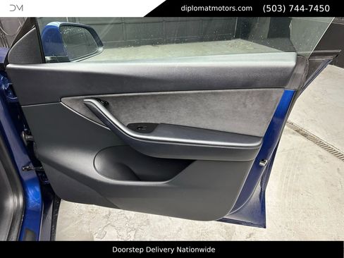 Used 2021 Tesla Model Y Long Range image 23