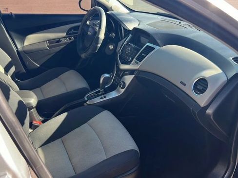 Used 2016 Chevrolet Cruze LS FWD image 5