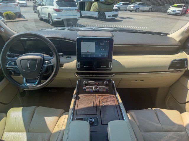 Used 2019 Lincoln Navigator Reserve AWD/4WD image 8