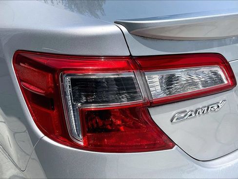 Used 2012 Toyota Camry SE FWD image 22
