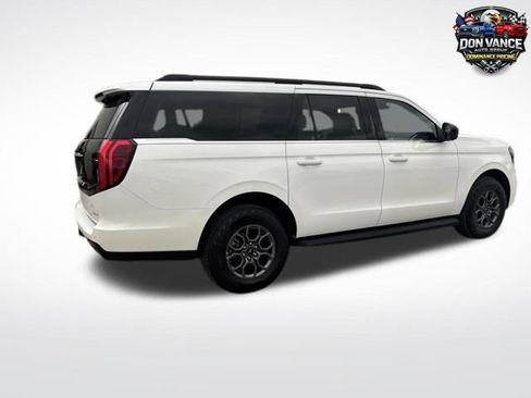 Used 2025 Ford Expedition Max Active AWD/4WD image 16