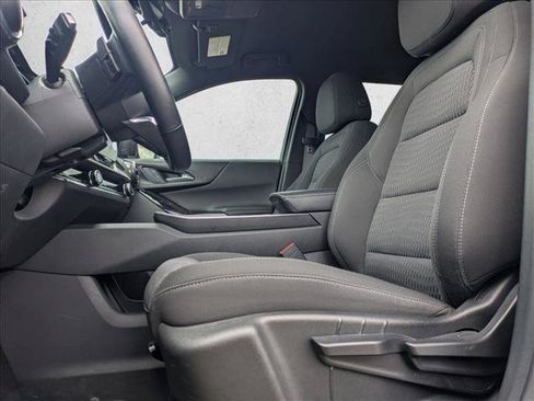 Used 2025 Chevrolet Equinox LT w/ Safety and Technology Package FWD image 15