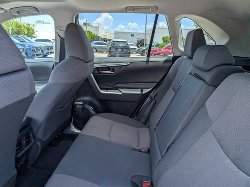 Used 2019 Toyota RAV4 XLE FWD image 14