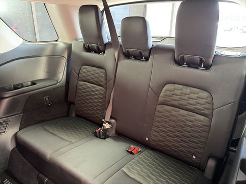 Used 2022 Nissan Pathfinder SV w/ SV Premium Package AWD/4WD image 8