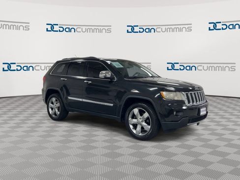 Used 2013 Jeep Grand Cherokee Limited w/ Luxury Group II image 2