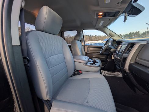 Used 2019 RAM 1500 Express w/ Express Value Package image 40