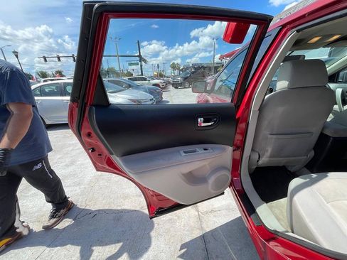 Used 2015 Nissan Rogue S FWD image 8